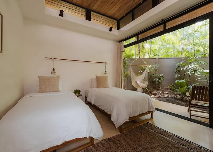 Nalu Nosara Pool Sol